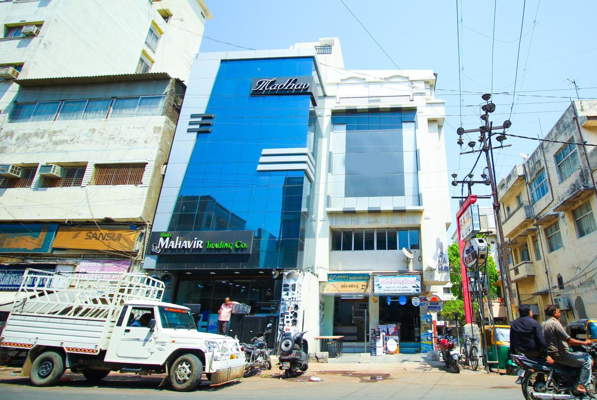 Hotel Upasana Rajkot Buitenkant foto