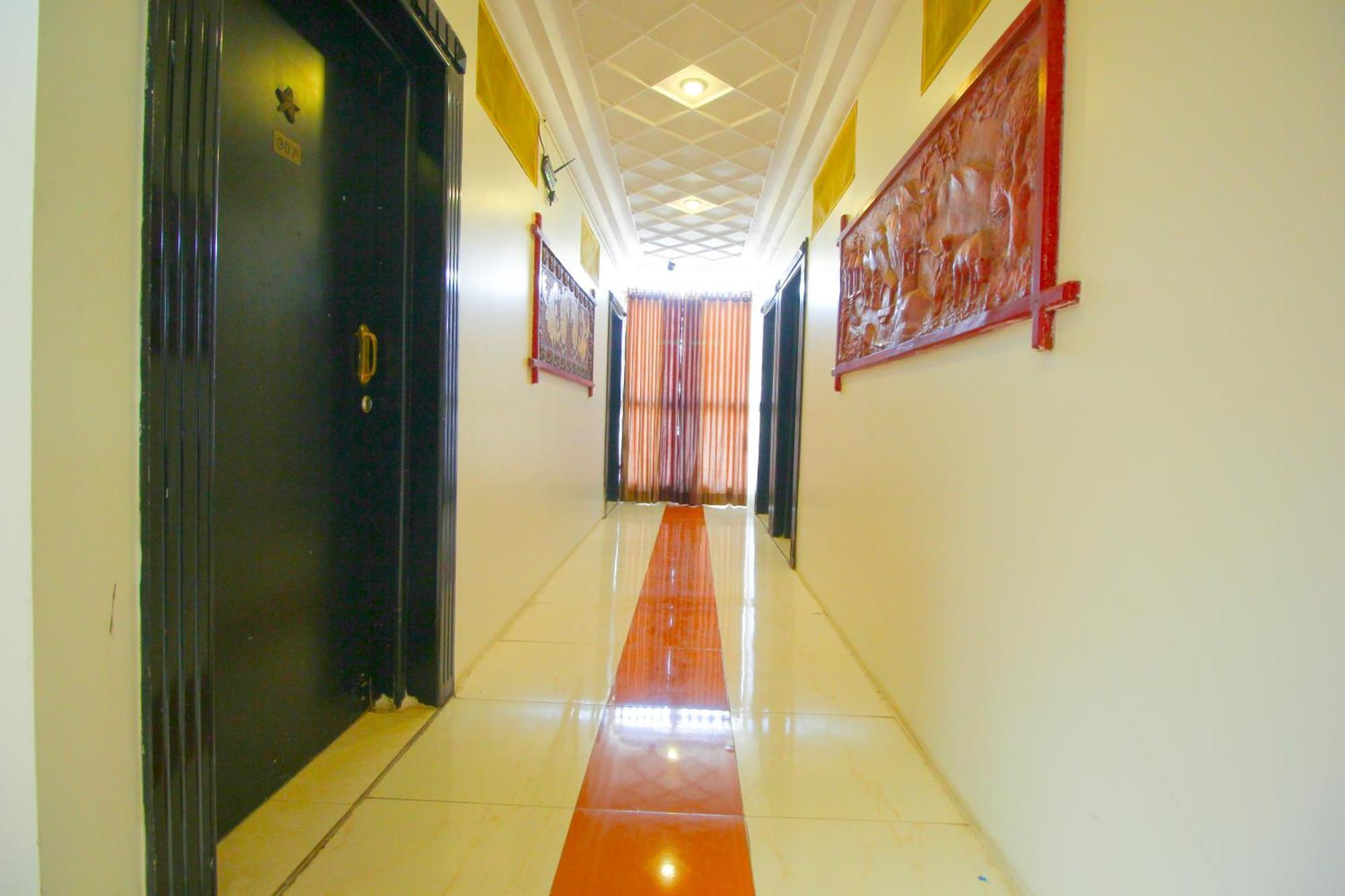 Hotel Upasana Rajkot Buitenkant foto