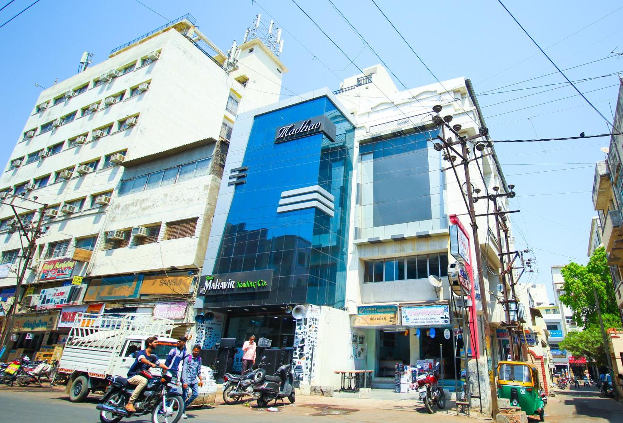 Hotel Upasana Rajkot Buitenkant foto