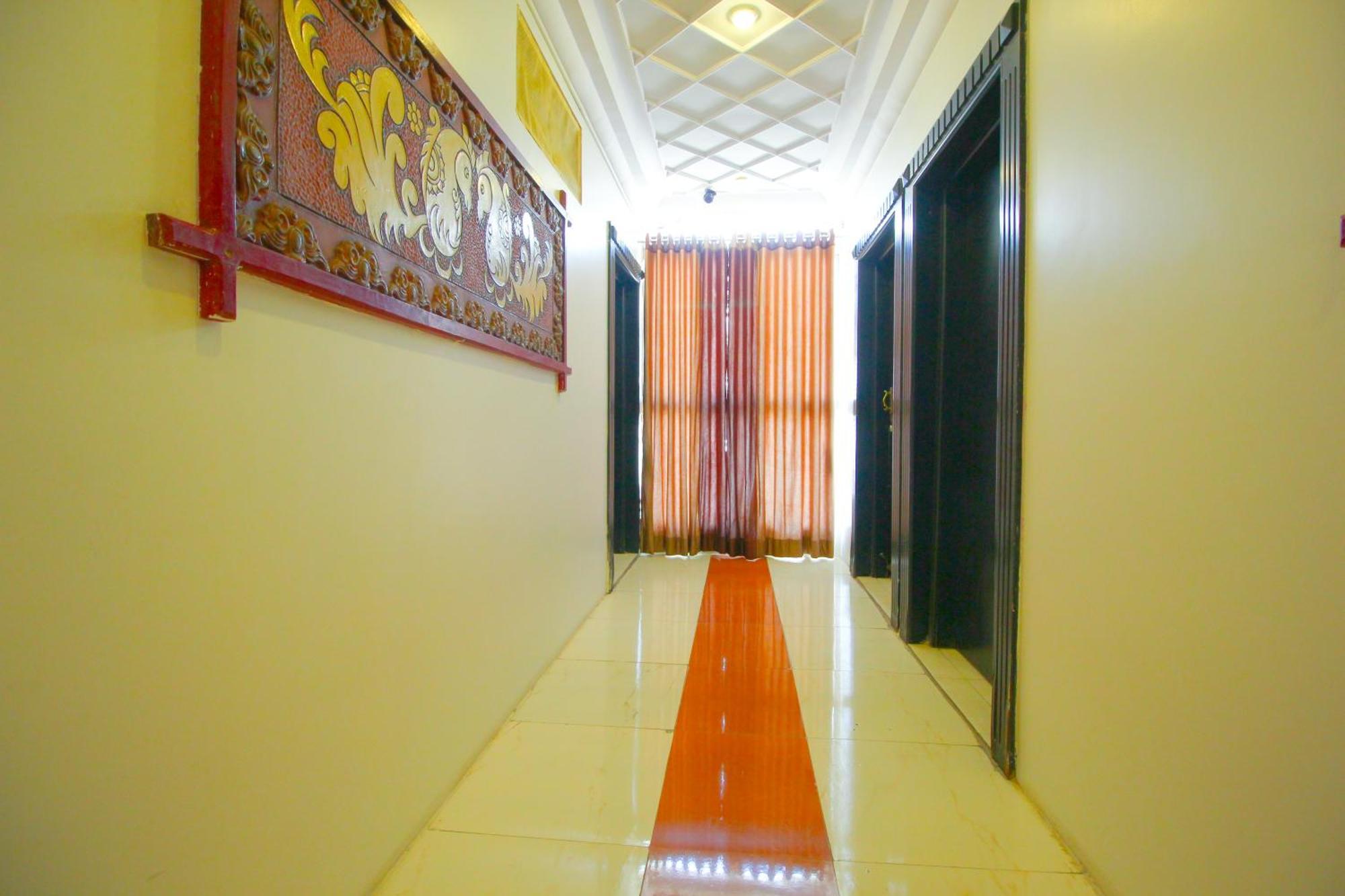 Hotel Upasana Rajkot Buitenkant foto